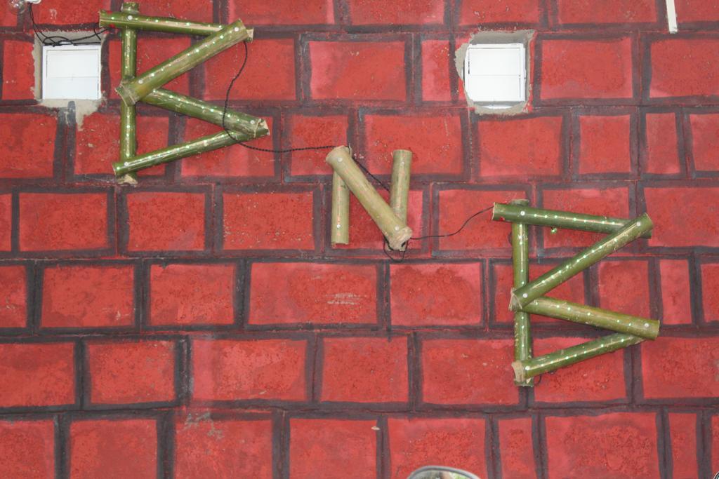 Bricks And Bamboo Hostel Anjuna Extérieur photo