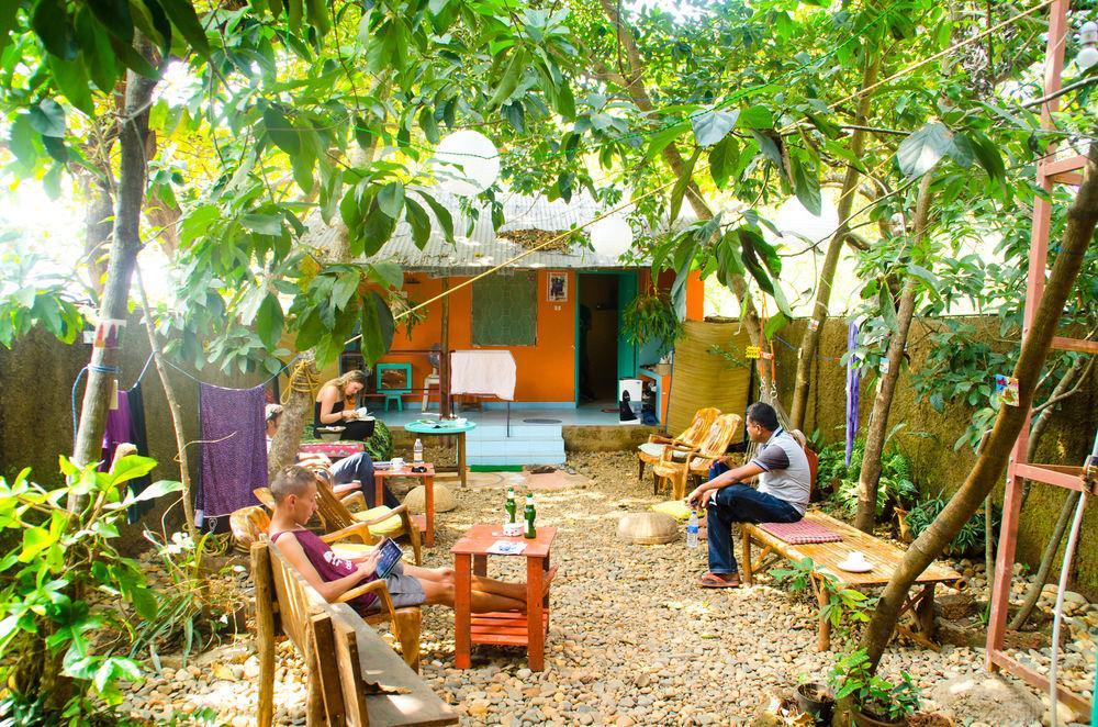 Bricks And Bamboo Hostel Anjuna Extérieur photo