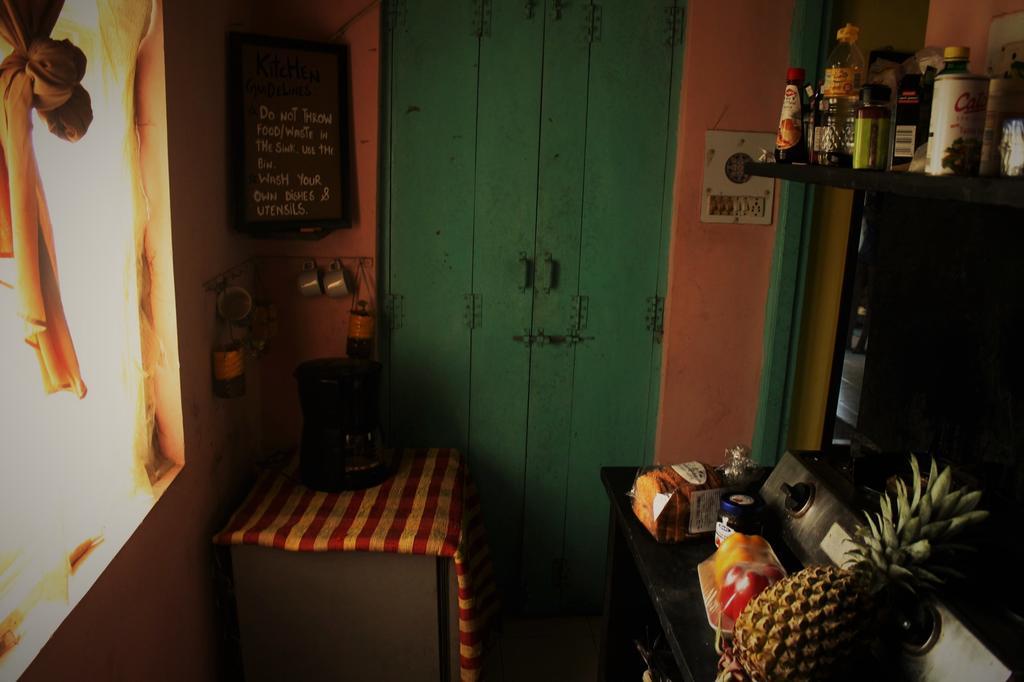 Bricks And Bamboo Hostel Anjuna Extérieur photo