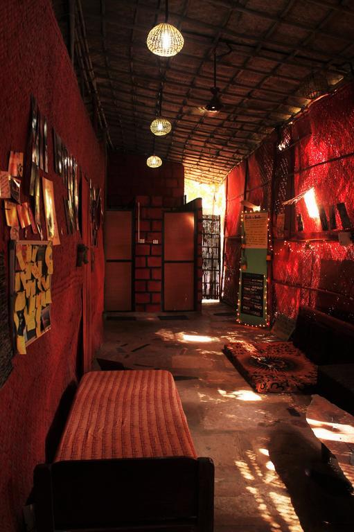 Bricks And Bamboo Hostel Anjuna Extérieur photo