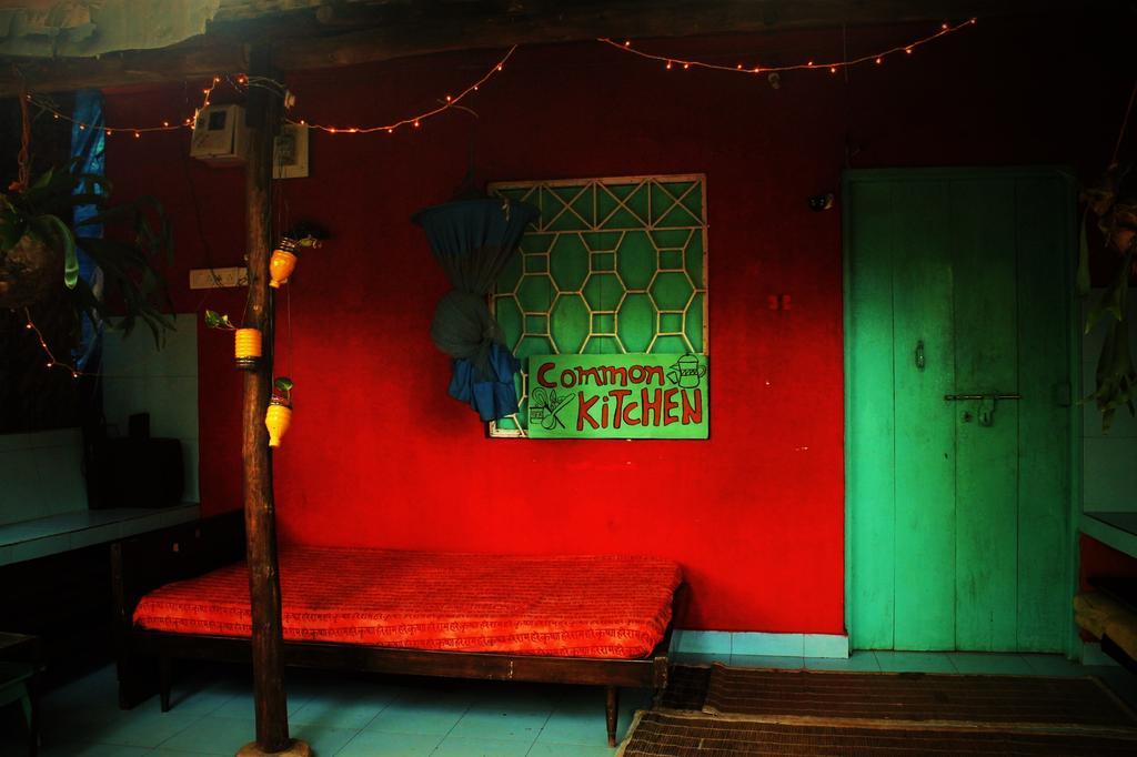 Bricks And Bamboo Hostel Anjuna Extérieur photo