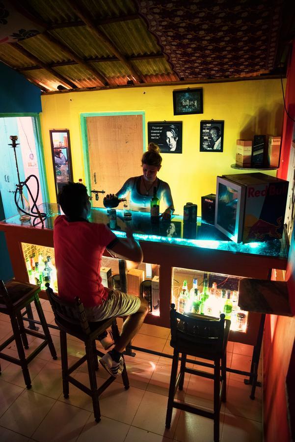 Bricks And Bamboo Hostel Anjuna Extérieur photo