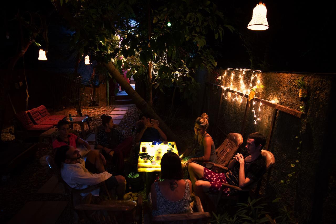Bricks And Bamboo Hostel Anjuna Extérieur photo