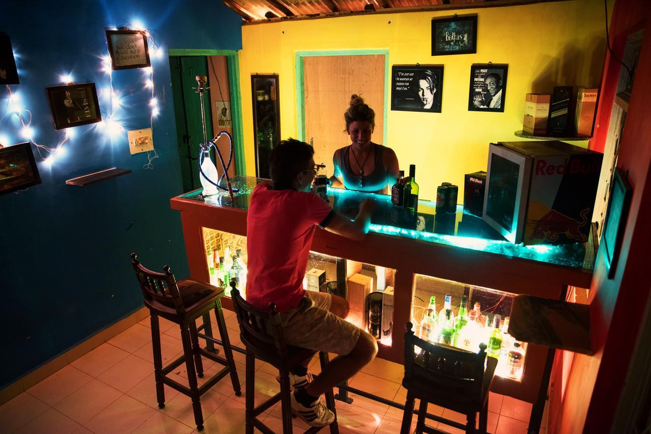 Bricks And Bamboo Hostel Anjuna Extérieur photo